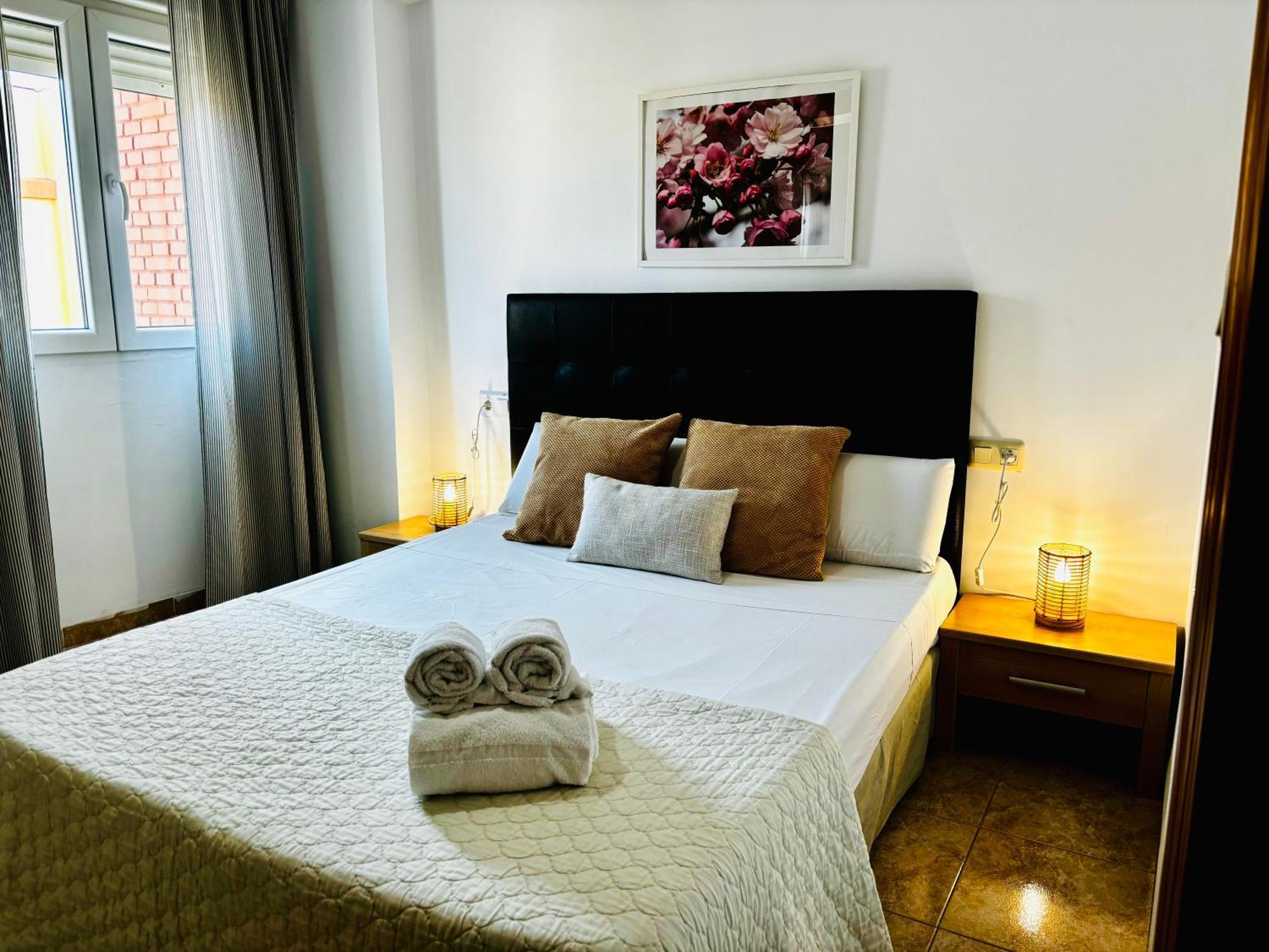 Travel Habitat Jardines De Viveros 瓦伦西亚 外观 照片